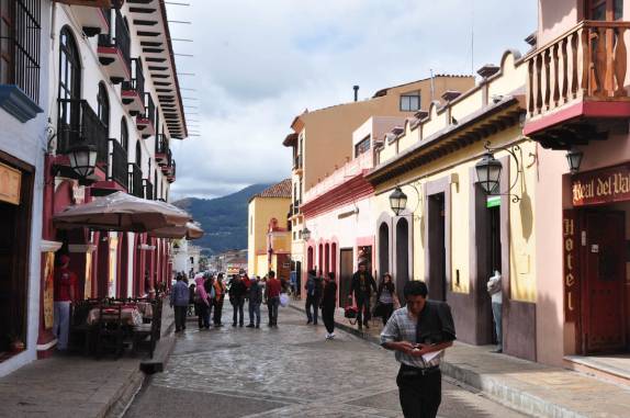 Rua peatonal da charmosa  San Cristobal de Las Casas, no sul do México